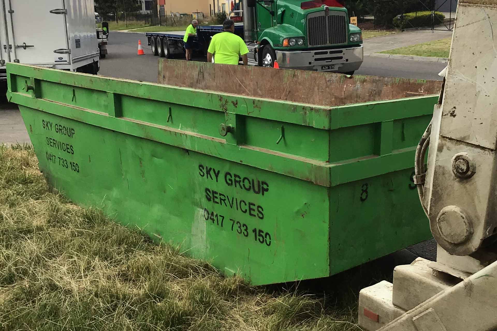 8m Skip Bin (4.5 x 1.8 x 1.0)